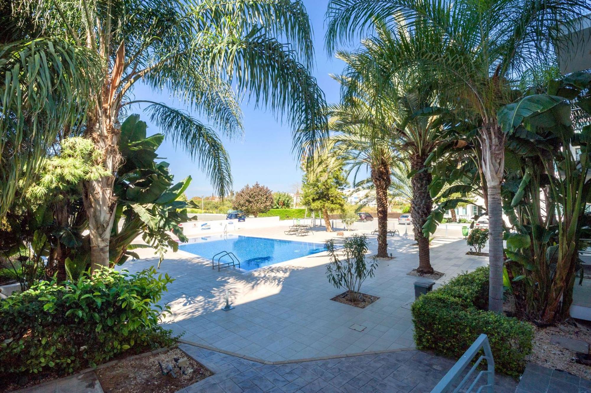Lucile - Coralli Beachfront Apartment Paralimni Exterior foto